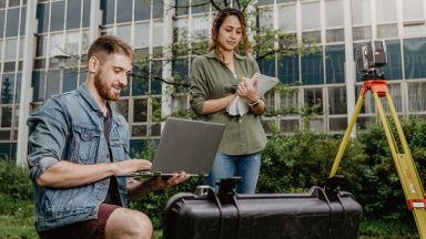 étudiant et étudiante