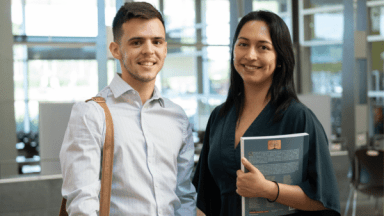 un étudiant et  une étudiante